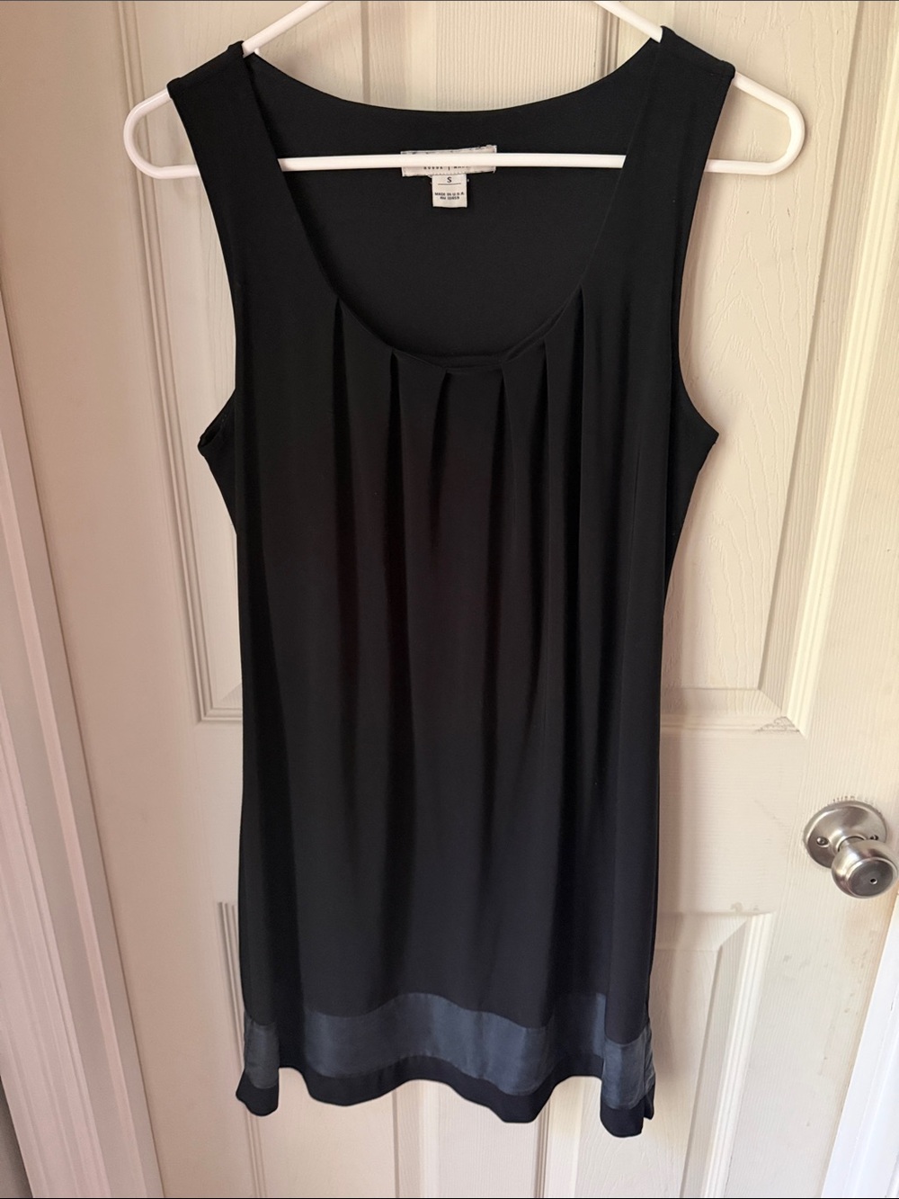 White House Black Market Black Sleeveless Pleated Scoop Neck Tank